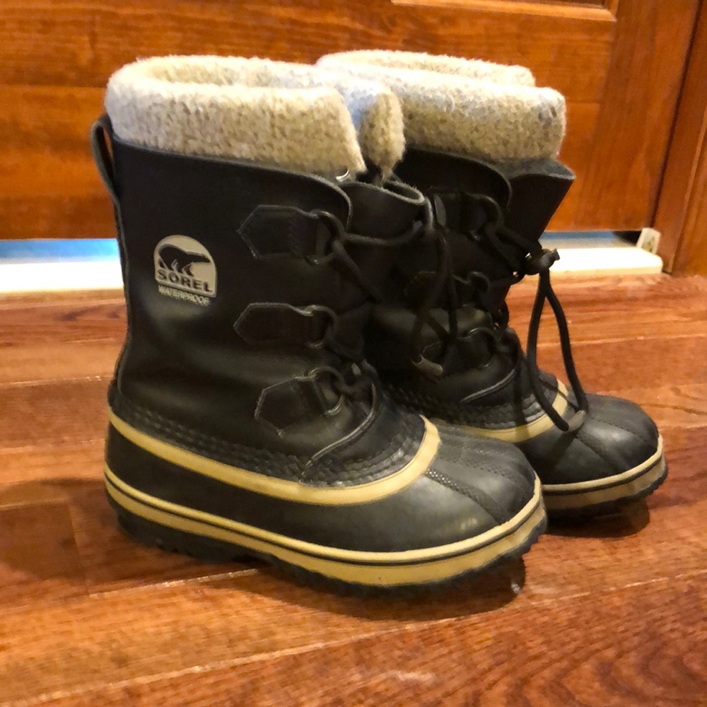 Kids Sorel snow boots size 1